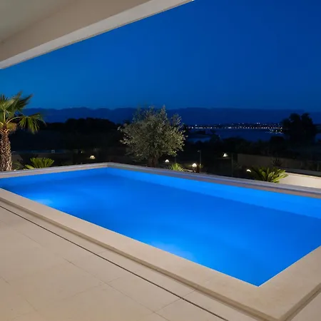 Luka Villa *