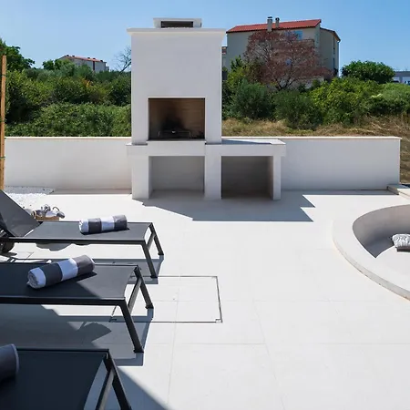 Luka Villa *