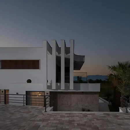 Villa Luka *