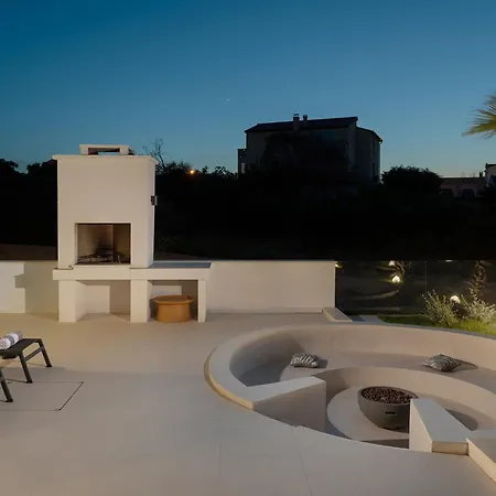 Luka Villa