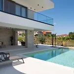 Luka Villa