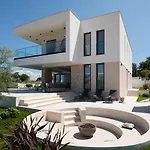 Villa Luka Nin