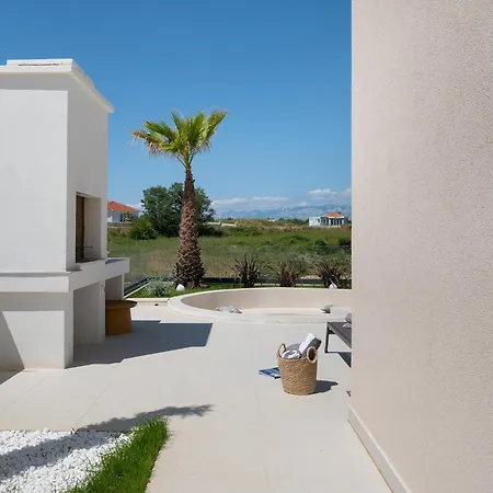 Luka Villa *